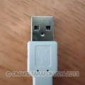 USB端子が顔に見えるシミュラクラ現象